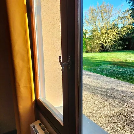 Le Jardin Des Oiseaux Oda ve Kahvaltı Sainte-Verge